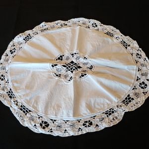 Round Battenberg doilie